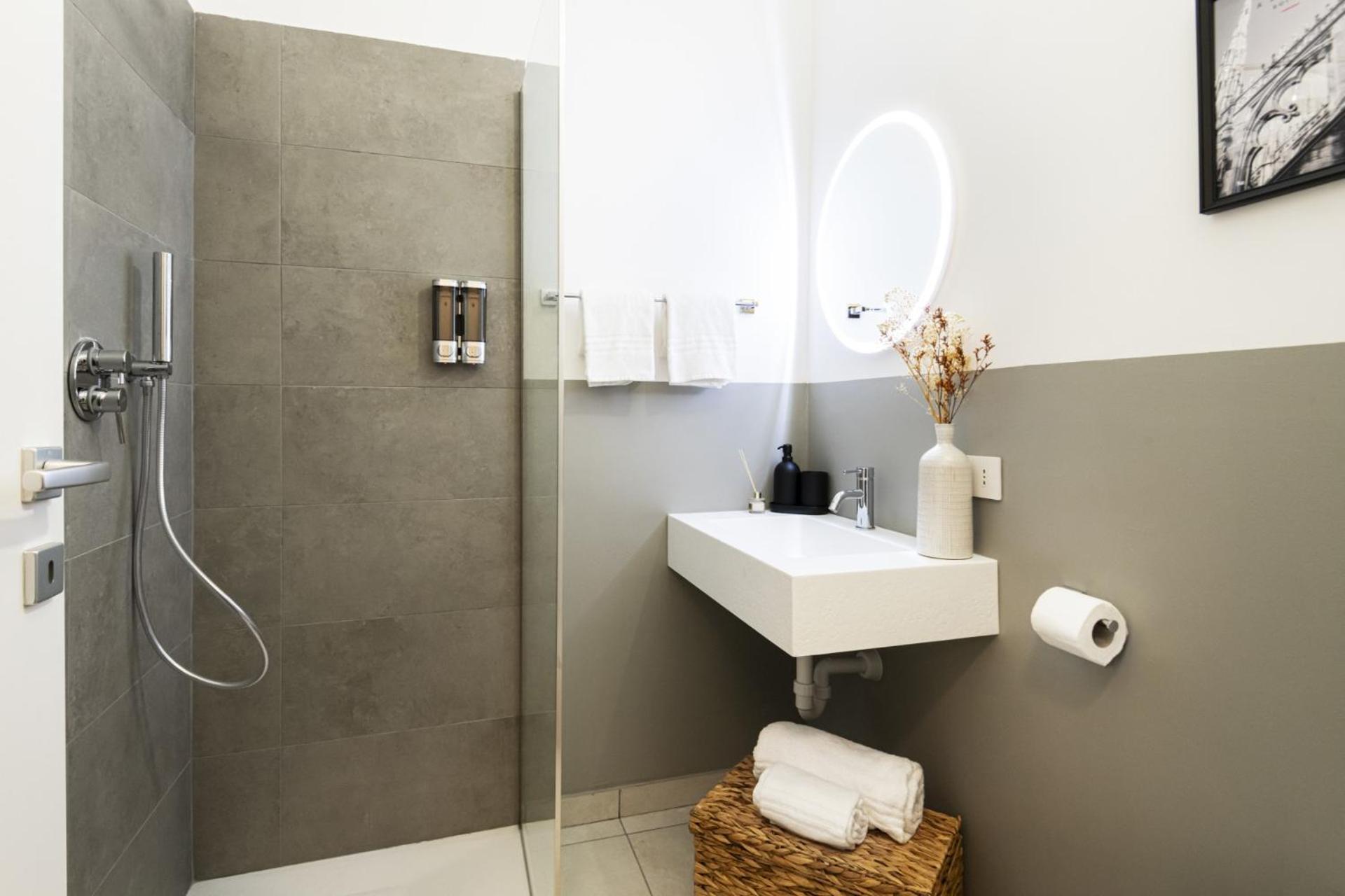 Apartamento Easylife - Cav101 Elegante Mono Con Jacuzzi In Milán