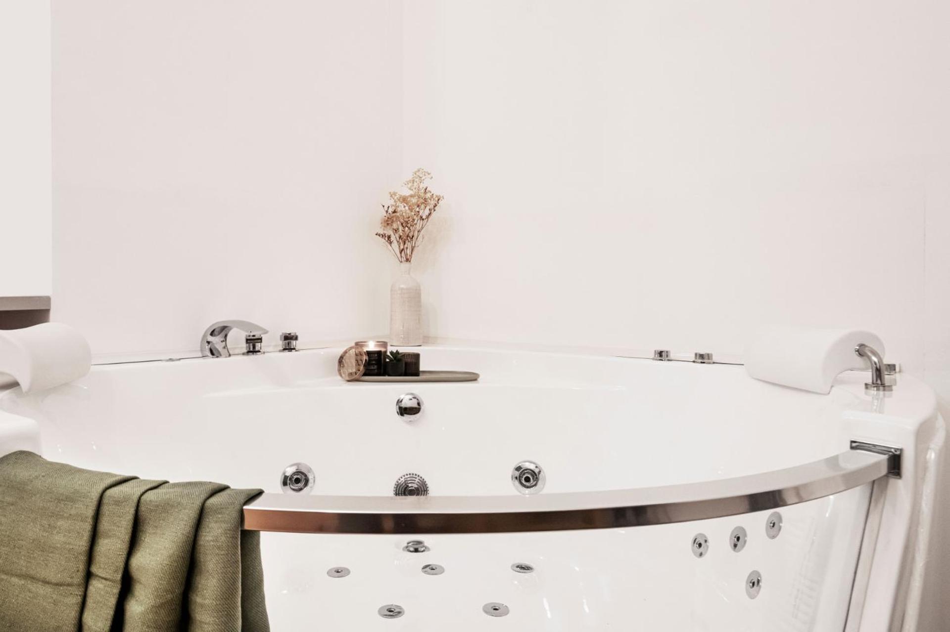Apartamento Easylife - Cav101 Elegante Mono Con Jacuzzi In Milán